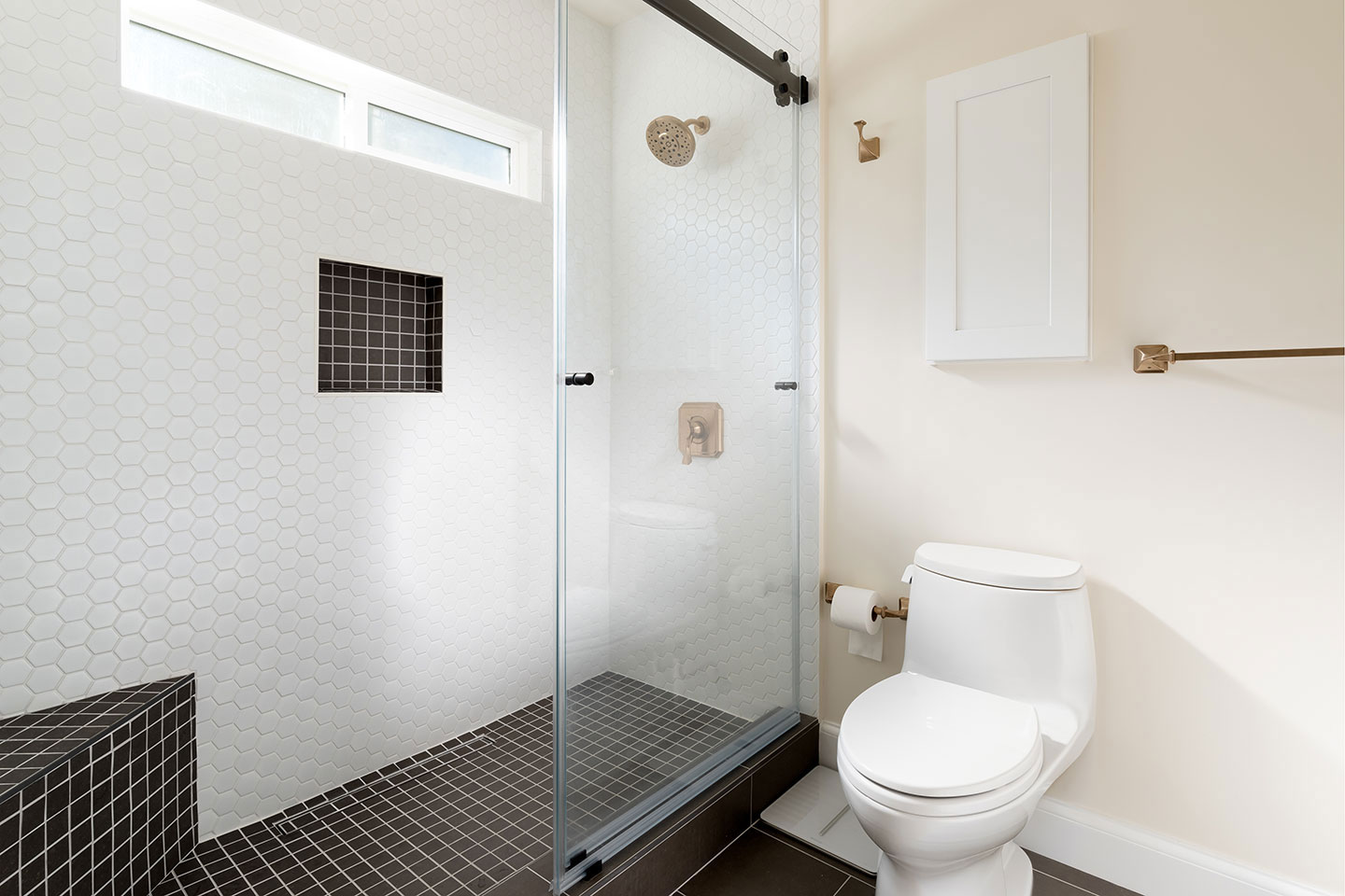 Home Quality Remodeling Inc. | Outdoor Living, GC   Home Remodeling and Bathroom Remodeling